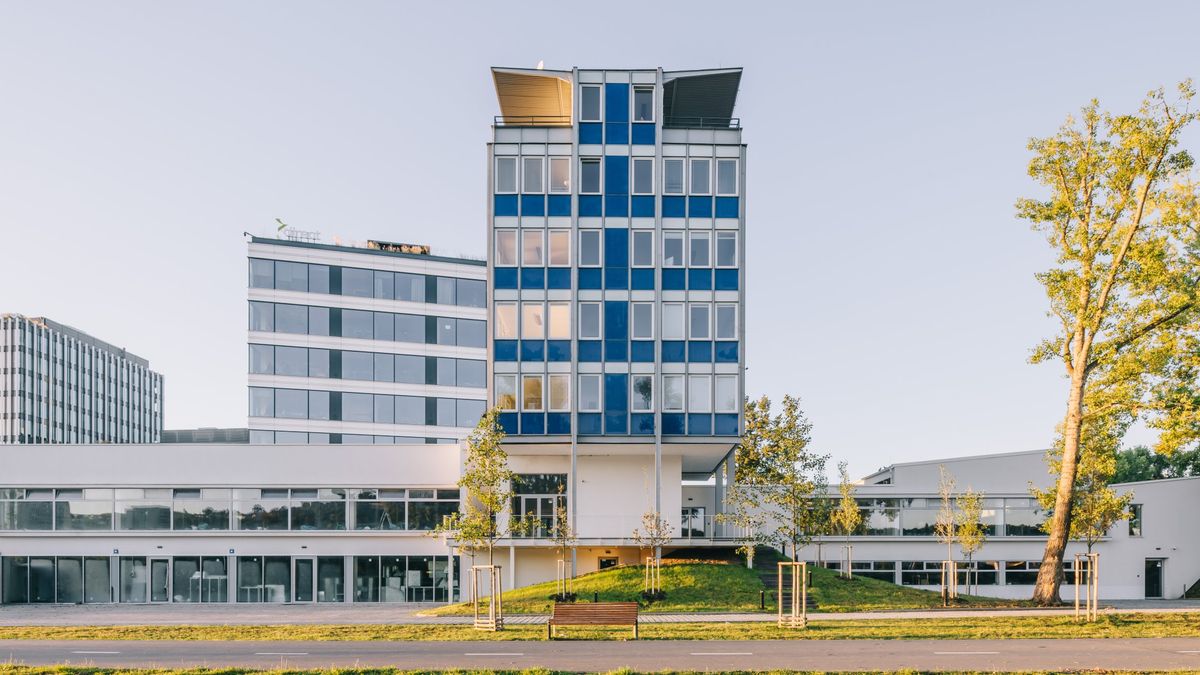 Pražské memento stavby sídlišť. Architekti vzkřísili holešovickou panelárnu